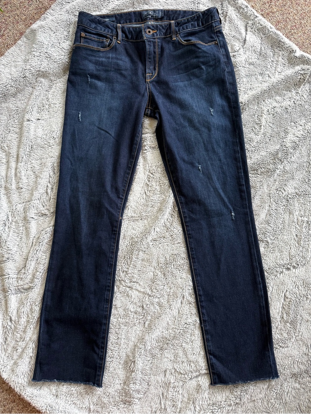 Lucky Brand Lolita Skinny Distressed Dark wash Jeans 10 long